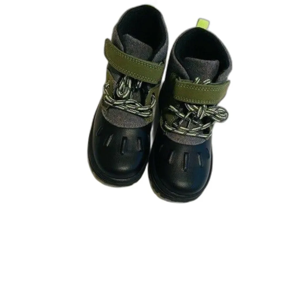 Carter's Duck Boots kids size 7 Black , gray & green New with tag